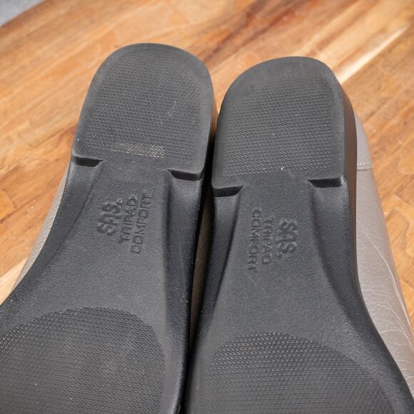 SAS Metro Slip On Pewter Leather Loafers Shoes Womens Silver Buckle Size 10 W - Picture 10 of 10